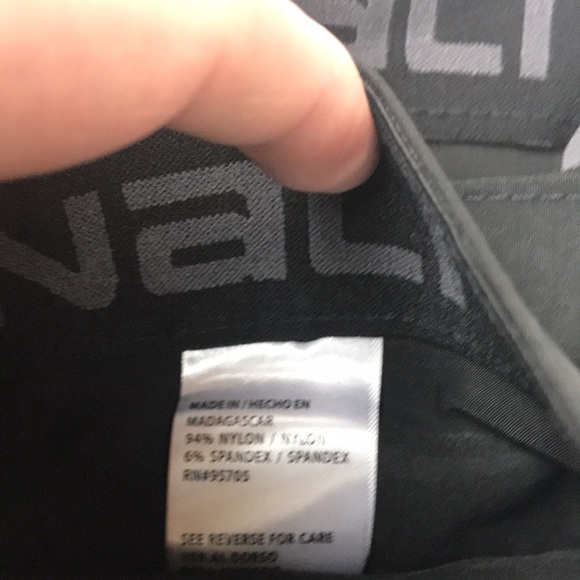 Denali 34-30 Lot of 3 Technical Stretch Pants Khaki Black & Gray - Picture 3 of 3